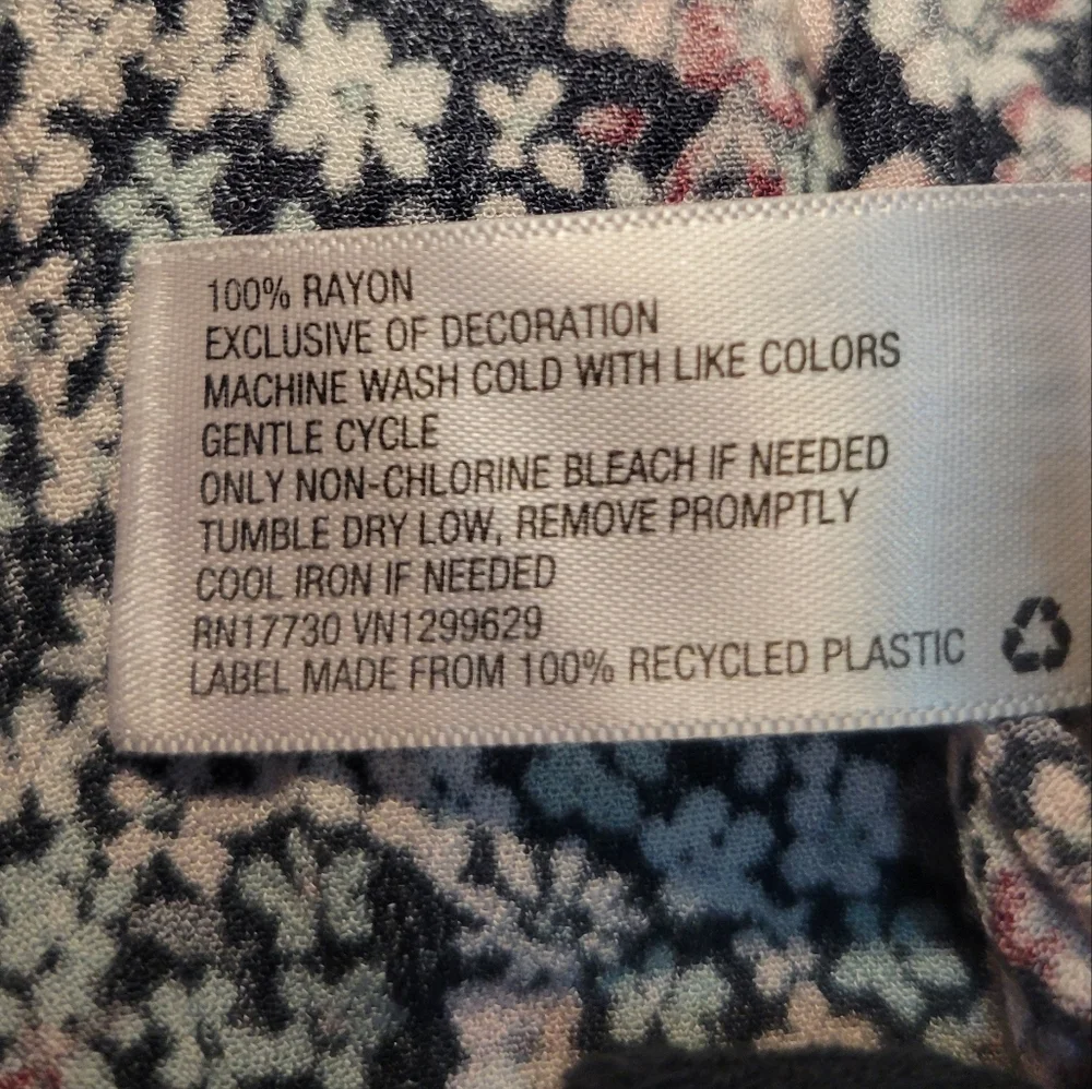 Knox Rose Floral Dress Maroon, Black‎ Juniors Size S Elastic wasit long sleeve